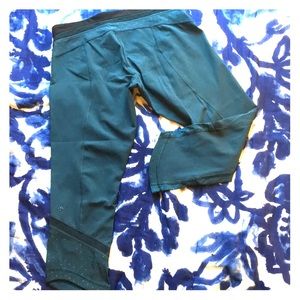 Lululemon dark teal crop leggings